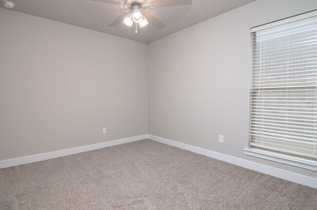 Building Photo - 2510 Outlaw Ct