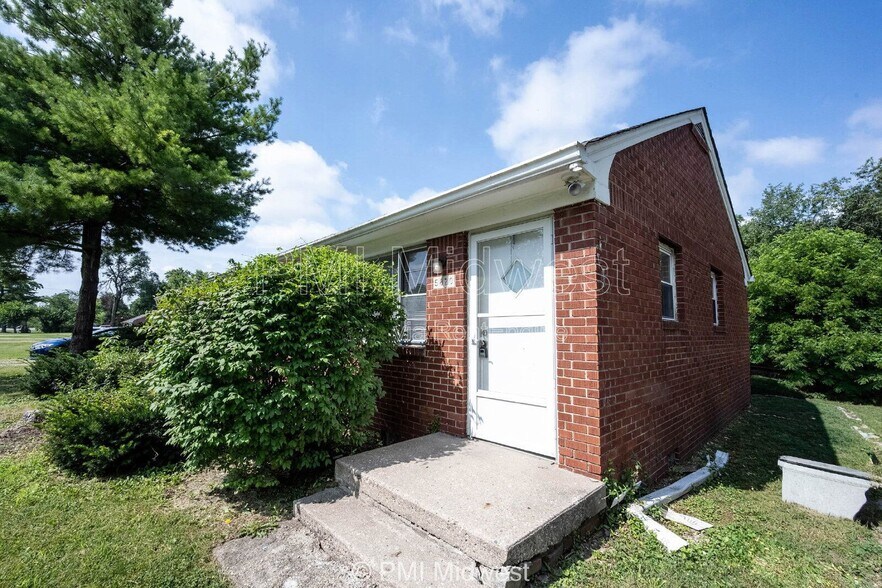 Building Photo - 5820 Grandview Dr