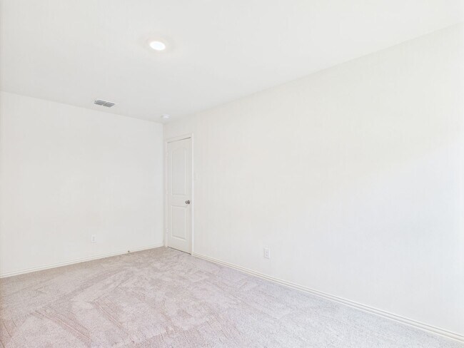 Building Photo - Single Story 4 bedroom