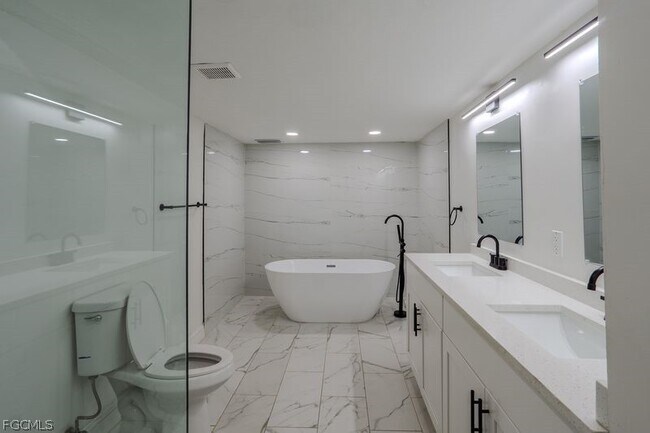 Building Photo - 599 Carolina Ave