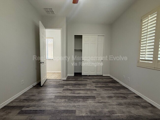 Building Photo - 23012 N 38th Pl