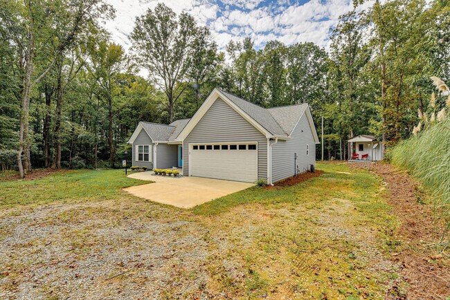 Building Photo - 4313 Crow Rd