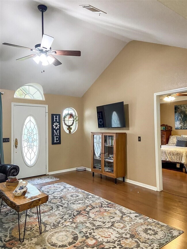 Building Photo - 254 E Sunset Dr