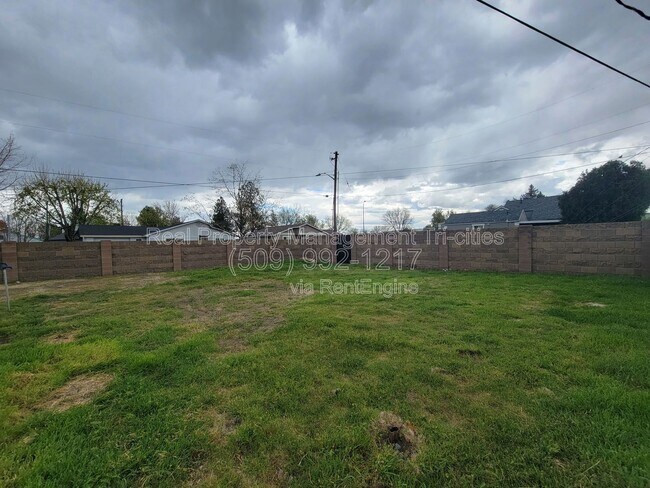 Building Photo - 1124 E 7th Ave