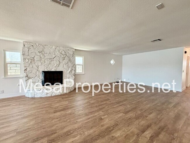 Building Photo - 13626 Sea Gull Dr