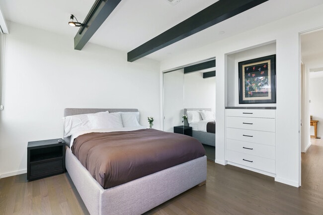 Building Photo - 2235 Gloaming Way