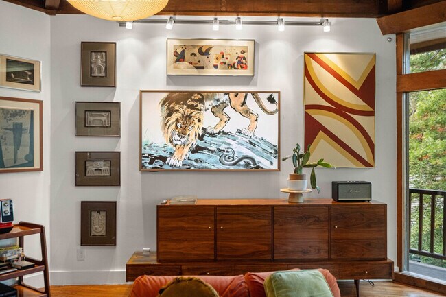 Building Photo - 2720 N Fillmore St