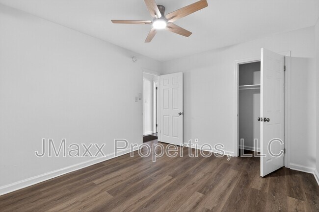 Building Photo - 2036 McPherson Dr