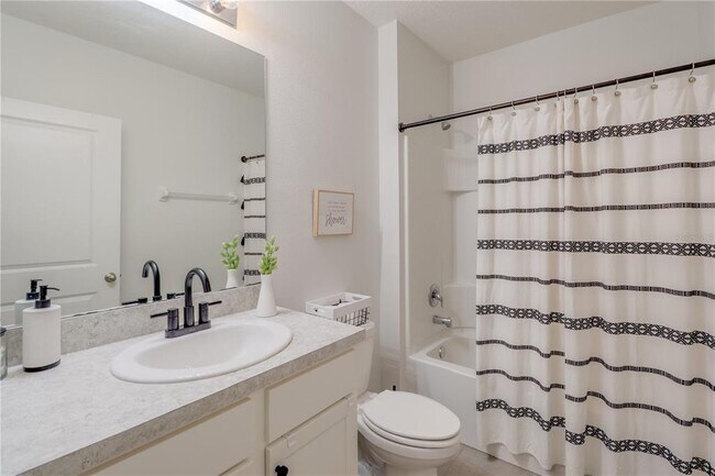 Building Photo - 4940 SW 97th Pl