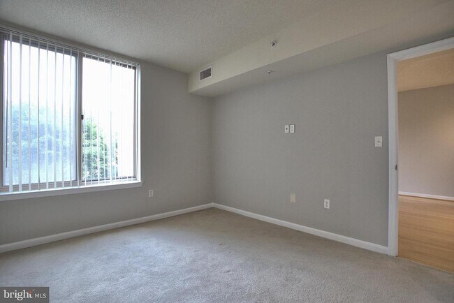 Building Photo - 2726 Gallows Rd