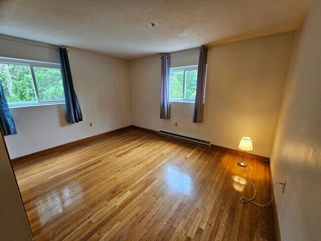 Building Photo - 150 Barham Ave