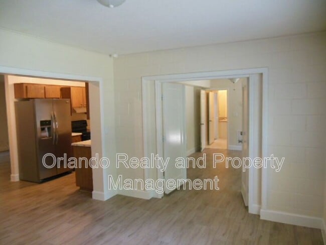 Building Photo - 404 Oakhurst St