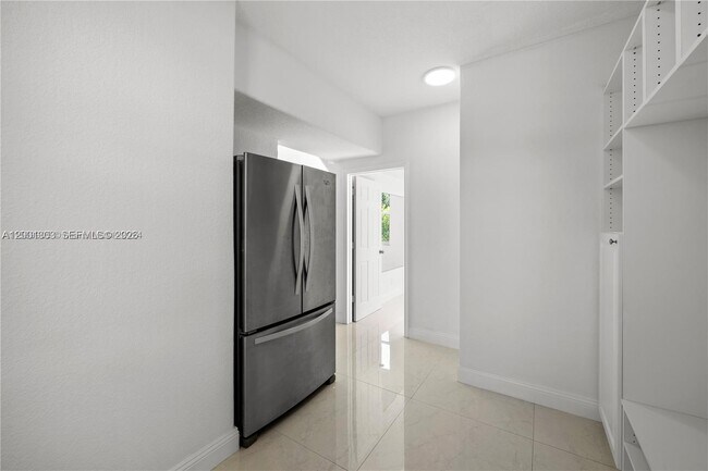 Building Photo - 16449 SW 84th Pl