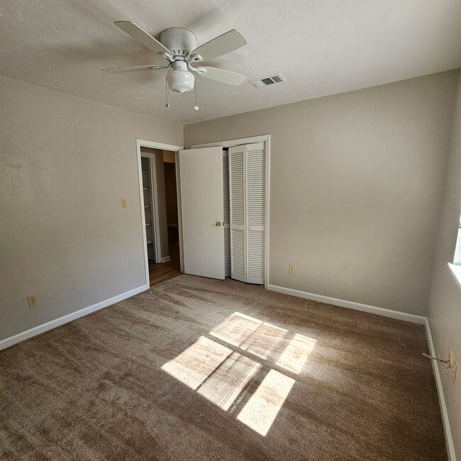Building Photo - 3687 Donovan Dr