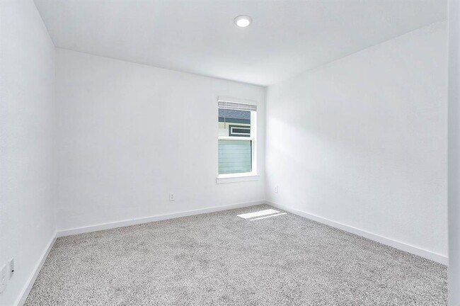 Building Photo - 1122 Fringed Bluestar Dr