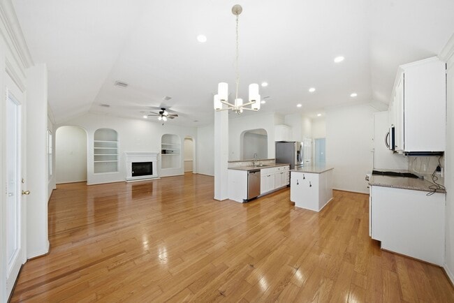 Building Photo - 23722 Allingham Ln