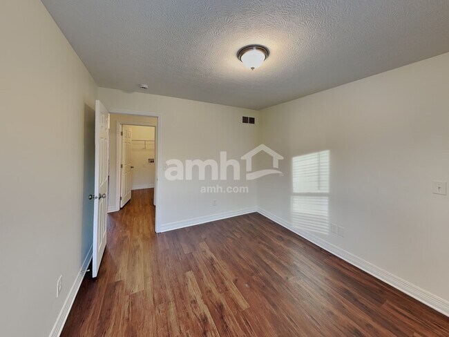 Building Photo - 629 Lanning St