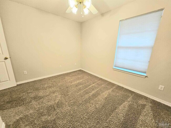 Building Photo - 3331 Two Sisters Wy