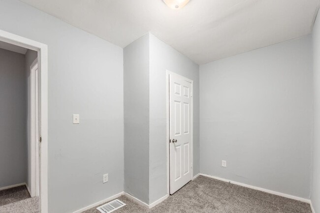 Building Photo - 673-675 Stanley Ave