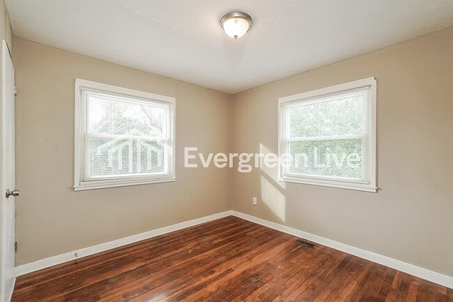 Building Photo - 1147 Weston St