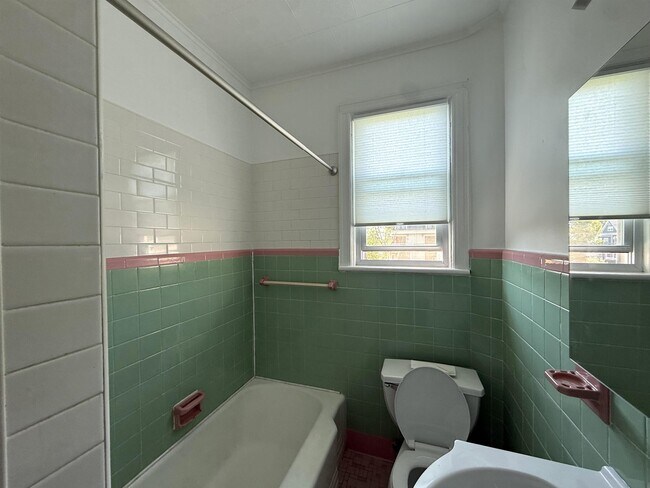 Building Photo - 157 Avenue C