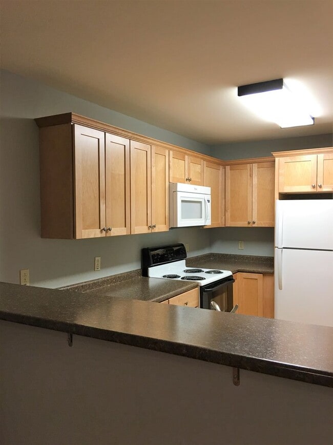 Building Photo - 75-C SL