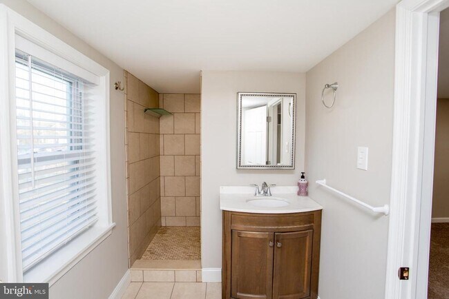 Building Photo - 4220 Bethlehem Pike