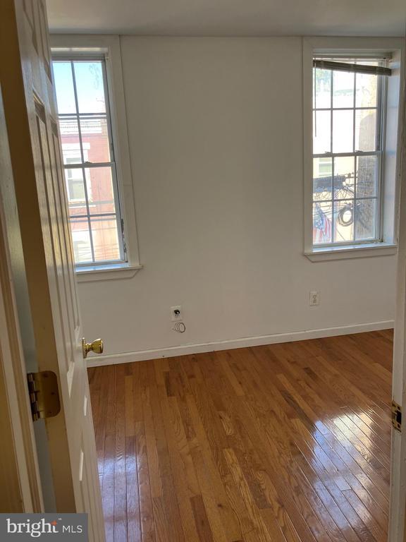 Building Photo - 1920 Fontain St