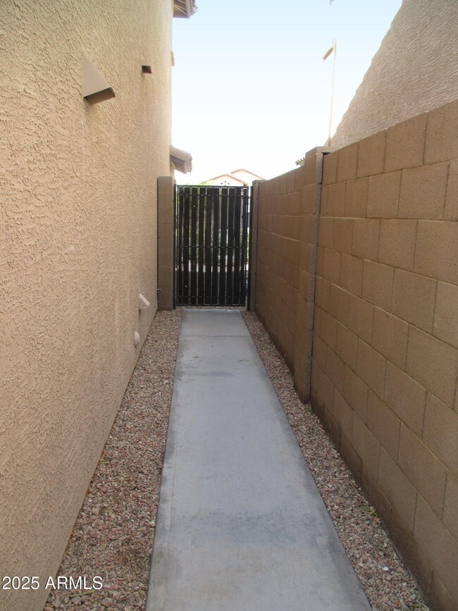 Building Photo - 23006 W Cocopah St