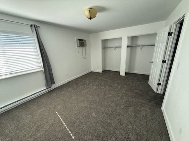 Building Photo - 3 Bedroom Townhome in FC!