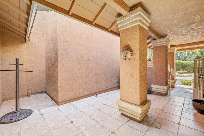 Building Photo - 42654 Sand Dune Dr