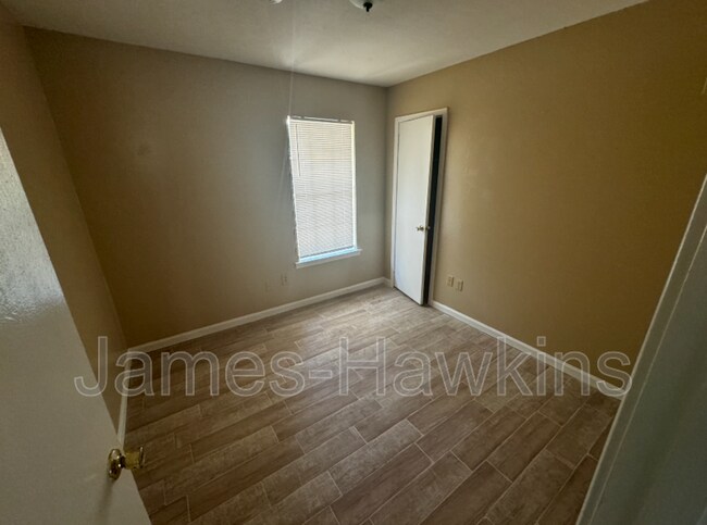 Building Photo - 940 Pebblebrook Dr