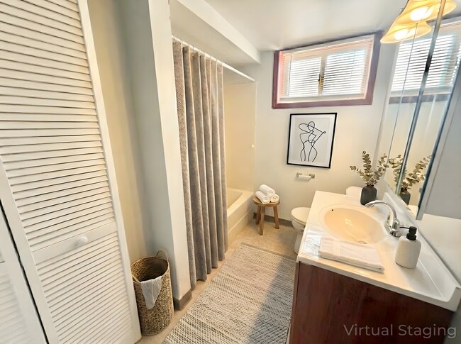 Building Photo - 3 Bed/1 Bath Home in Clairton