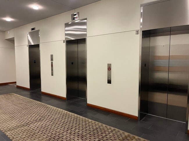 Building Photo - 841 S Gaines St