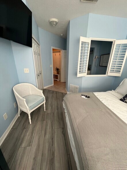 Building Photo - 10067 Perfect Dr