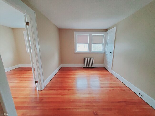 Building Photo - 2 br, 1.5 bath Townhome - 53 Anderson St