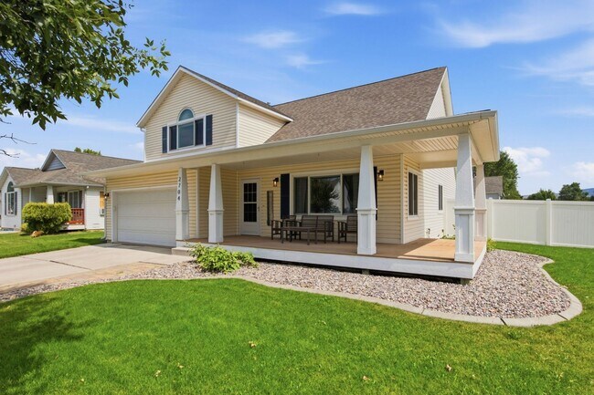 Building Photo - 2704 Stratford Ln