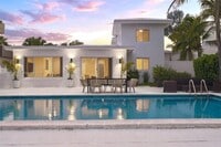 Building Photo - 1510 S Treasure Dr