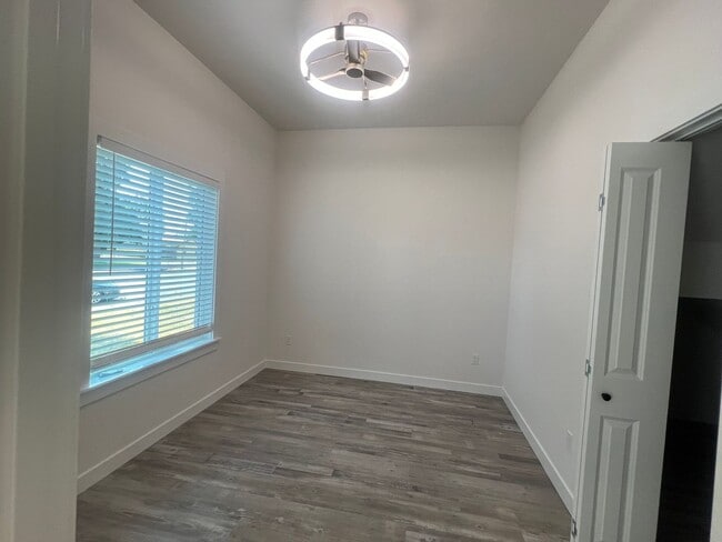 Building Photo - Beautifully Remodeled 3 Bedroom Home in Downtown Ferndale!