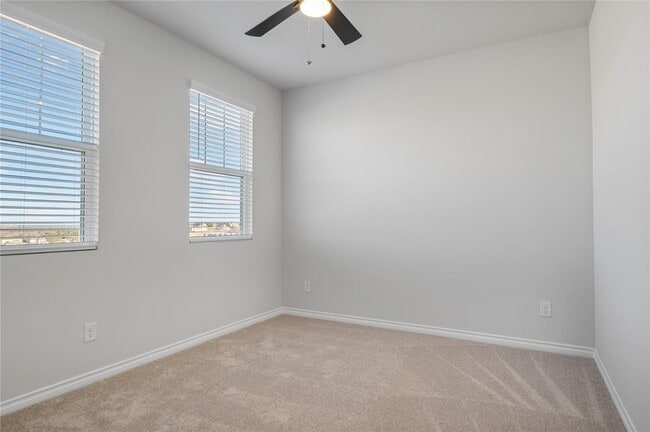 Building Photo - 241 Leeland Dr