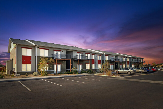 Building Photo - Sunland Flats