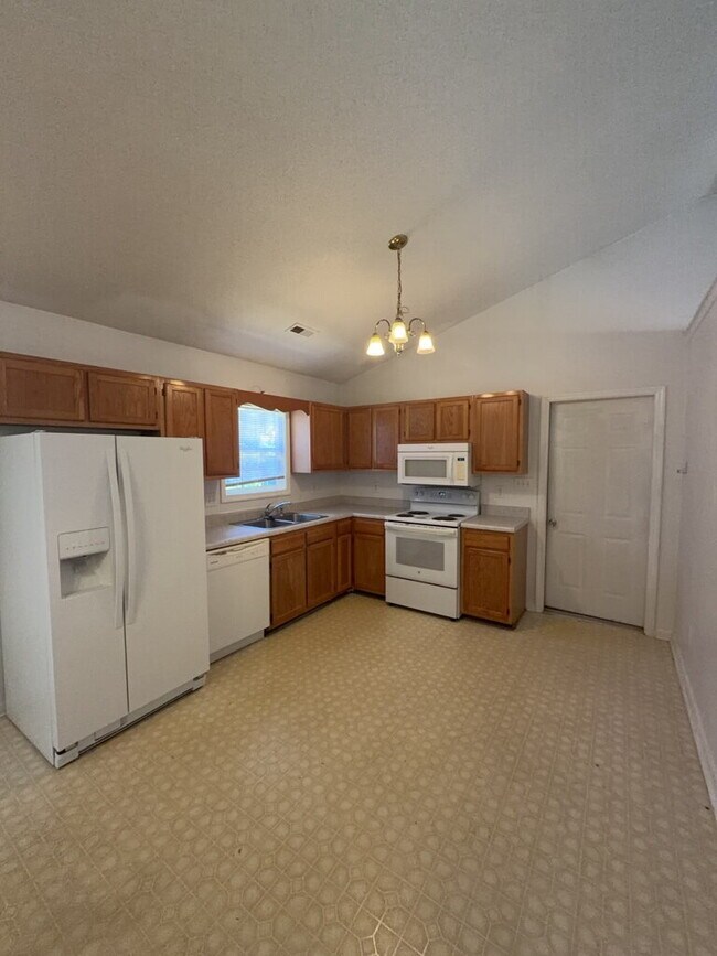 Building Photo - 436 Dion Dr