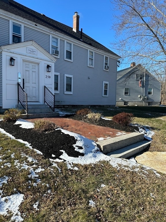 Building Photo - 250 Walnut St