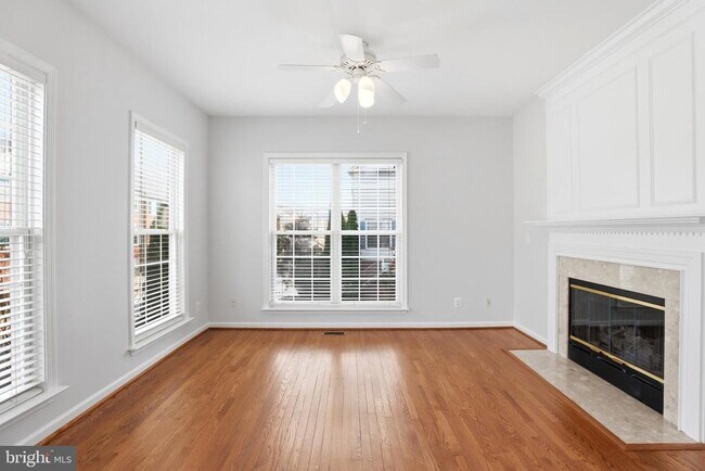 Building Photo - 6137 Manchester Park Cir