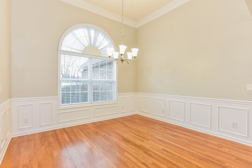 Building Photo - 5007 Monaco Dr