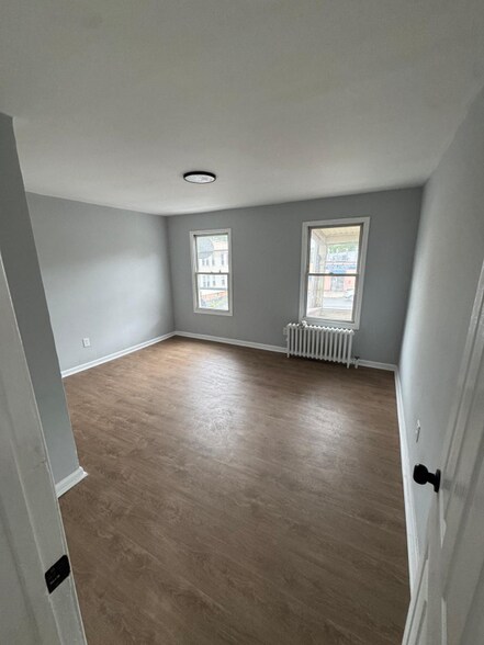 Building Photo - 448 Springdale Ave