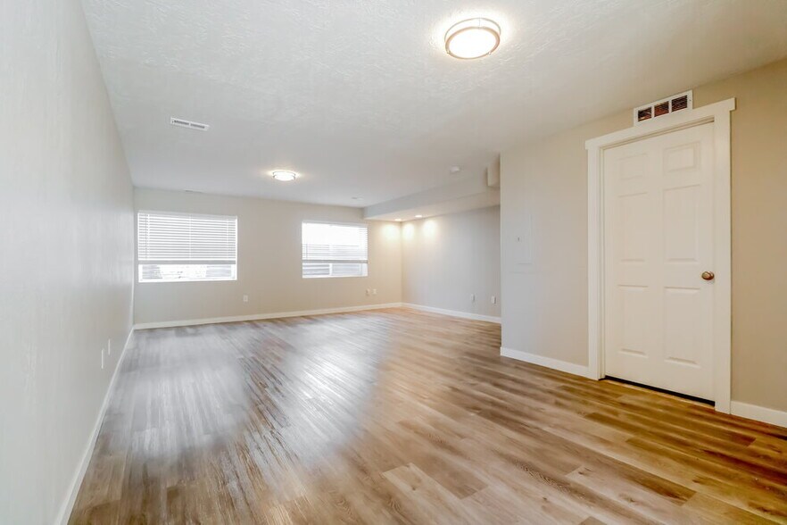 Building Photo - 1412 Pebblecreek Dr S