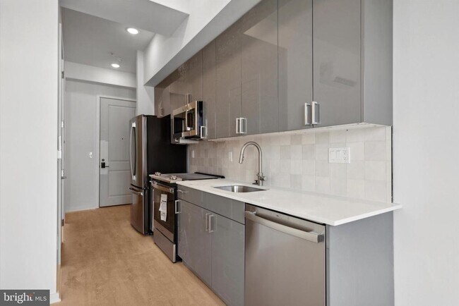 Building Photo - 225 N 12th St