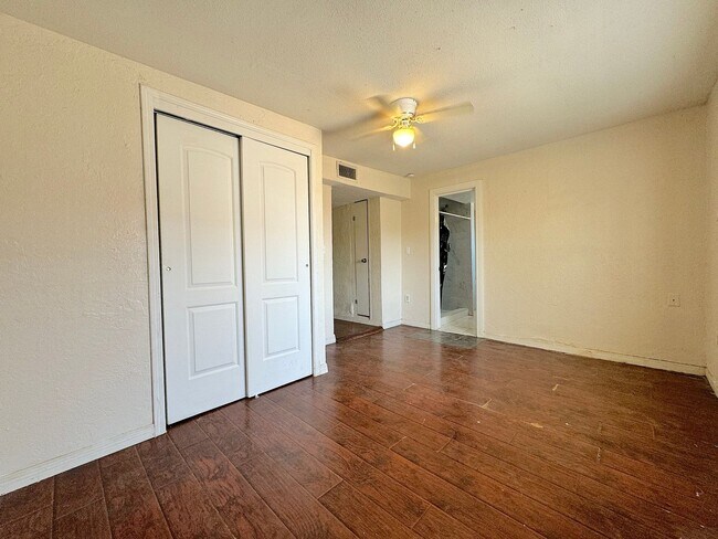 Building Photo - West El Paso/Canutillo 6bed/4bath refrig A/C Home!