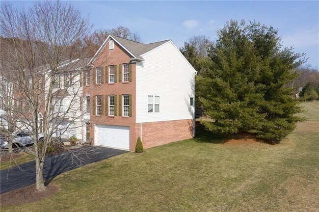Building Photo - 8506 Club Side Dr